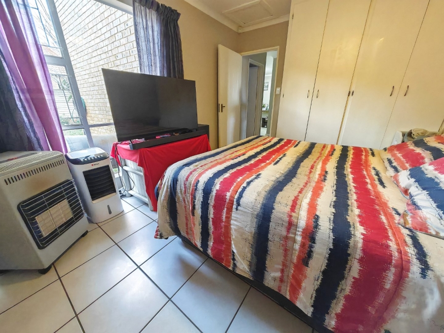 2 Bedroom Property for Sale in Langenhovenpark Free State